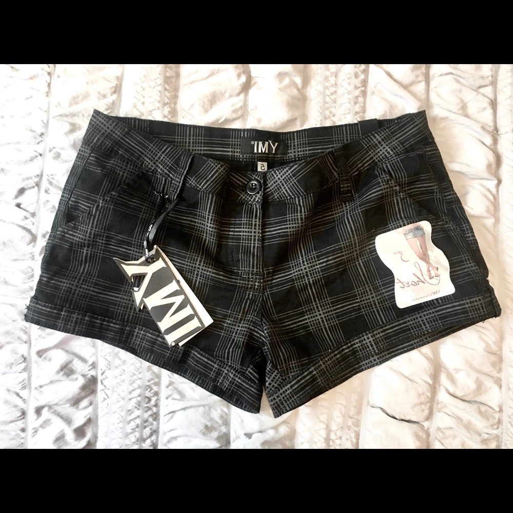 IMY 3” BLACK PINSTRIPE SHORTS Sz 5 🔝